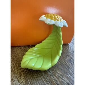 1985 LJN Blinkins Flicker Lazy Day Green Leaf Rocker White Flower Chair